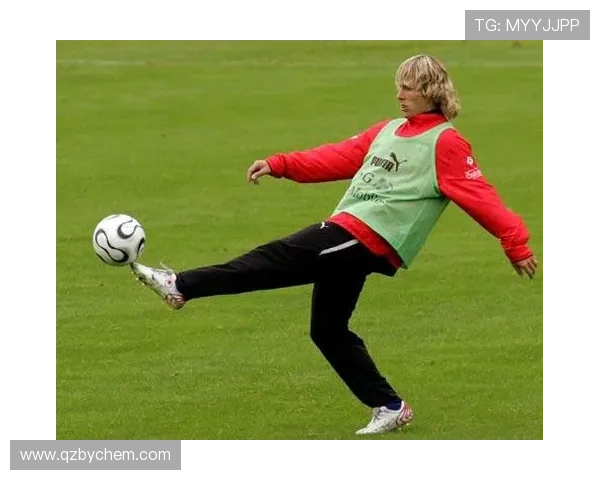 挑战足球明星同款颠球技巧一起体验运动的乐趣与魅力